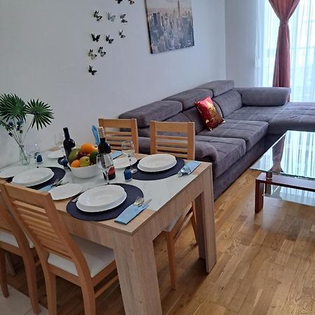 Mariposa, Apartment With Balcony, Private Parking In The Garage, Near The Biggest Shopping Center Mall Of Сплит Экстерьер фото