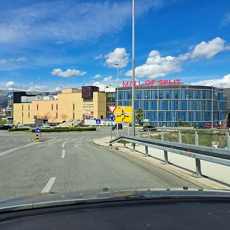 Mariposa, Apartment With Balcony, Private Parking In The Garage, Near The Biggest Shopping Center Mall Of Сплит Экстерьер фото