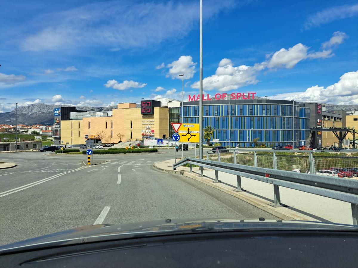Mariposa, Apartment With Balcony, Private Parking In The Garage, Near The Biggest Shopping Center Mall Of Сплит Экстерьер фото