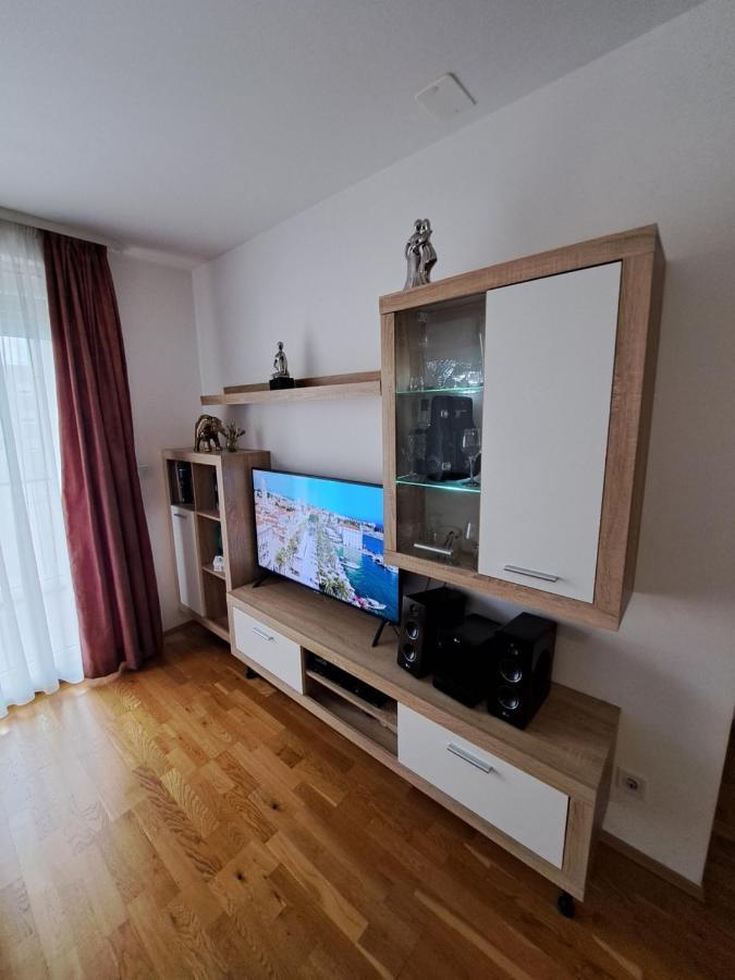 Mariposa, Apartment With Balcony, Private Parking In The Garage, Near The Biggest Shopping Center Mall Of Сплит Экстерьер фото