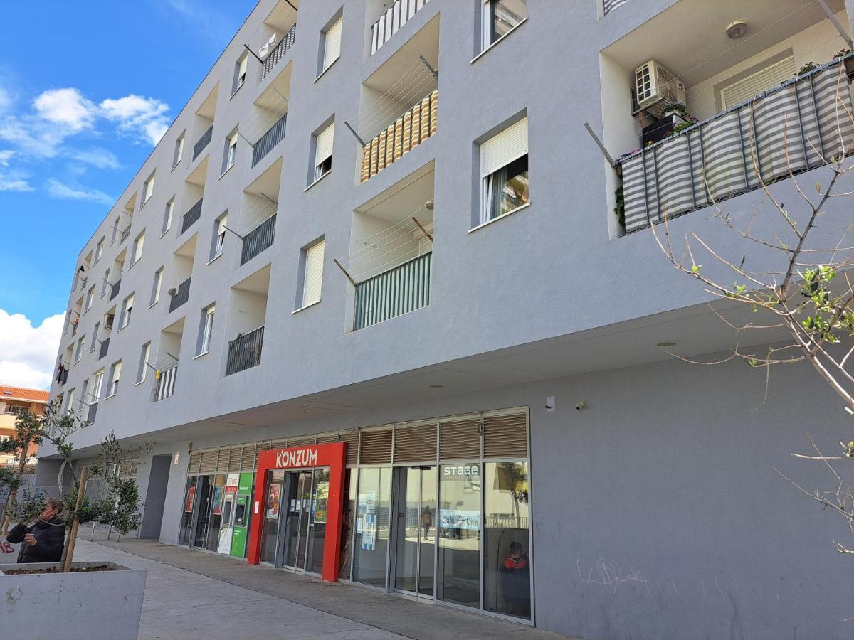Mariposa, Apartment With Balcony, Private Parking In The Garage, Near The Biggest Shopping Center Mall Of Сплит Экстерьер фото